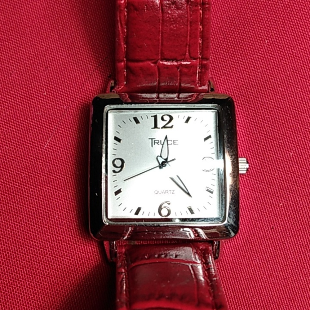 Truce Square Watch